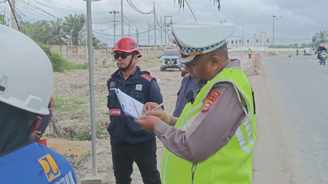 Dalam Rangka Pengalihan Arus Lalu Lintas, Ditlantas Polda Riau Laksanakan Survei Jalan Overpass Menuju Pintu Tol Permai.