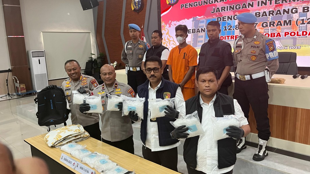 Penumpang Bus Tujuan Jawa Timur Diamankan Direktorat Narkoba Polda Riau Lantaran Bawa Sabu Seberat 12,82 Kilo