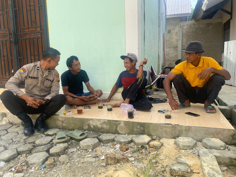 Bhabinkamtibmas Polsek Bungaraya Imbau Masyarakat Jaga Kamtibmas Selama Pilkada 2024
