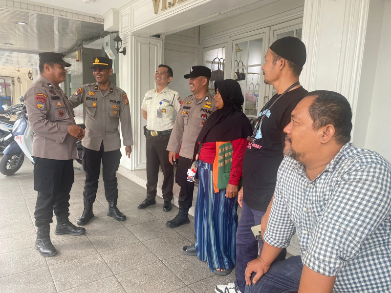 Polda Riau Sasar Semua Masyarakat Kota Pekanbaru Guna Tingkatkan Pemahaman Tentang Tahapan Pilkada dengan Beri Sosisalisasi dan Edukasi